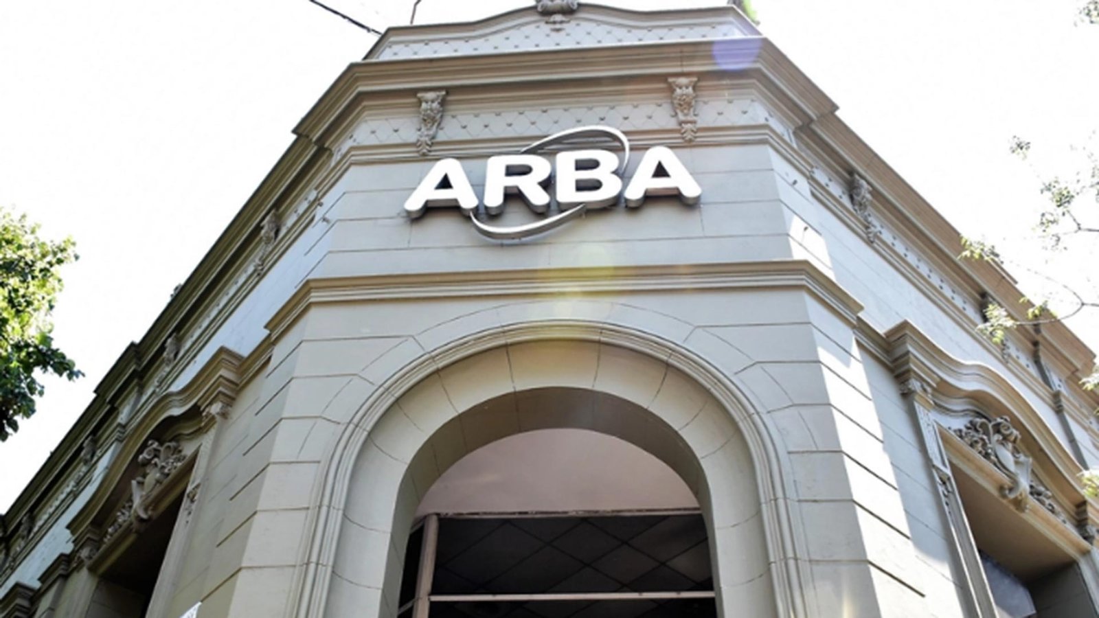 La suba de ARBA pega fuerte en barrios privados y vecinos reclaman un trámite clave
